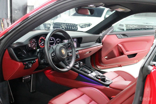 2023 Porsche 911 с пробегом 15 000 км