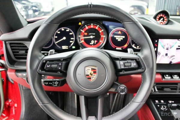 2023 Porsche 911 с пробегом 15 000 км