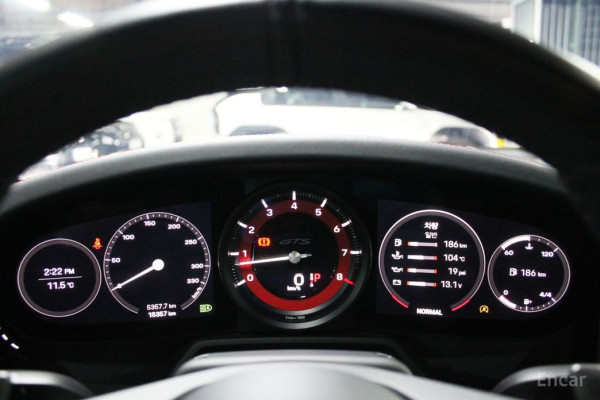 2023 Porsche 911 с пробегом 15 000 км