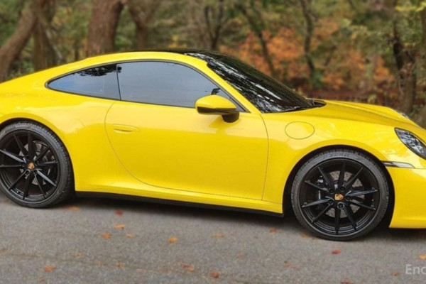 2020 Porsche 911 с пробегом 34 500 км