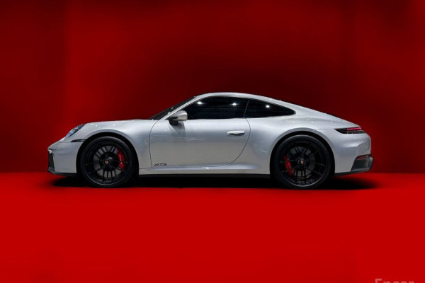 2025 Porsche 911 с пробегом 2 550 км