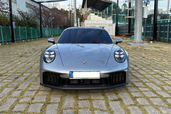 2025 Porsche 911 с пробегом 2 550 км