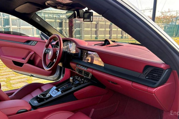 2025 Porsche 911 с пробегом 2 550 км