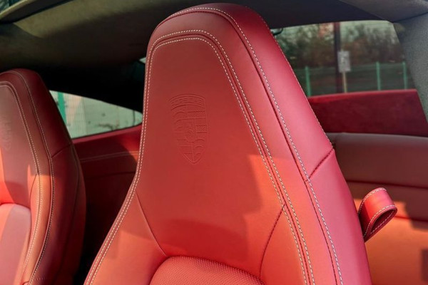 2025 Porsche 911 с пробегом 2 550 км