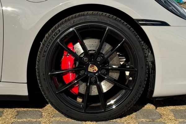 2020 Porsche 911 с пробегом 49 550 км