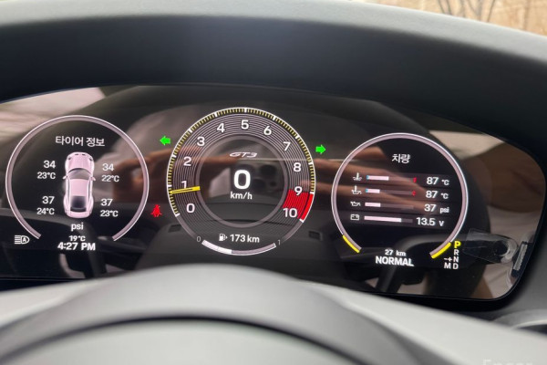 2026 Porsche 911 GT3 с пробегом 27 км