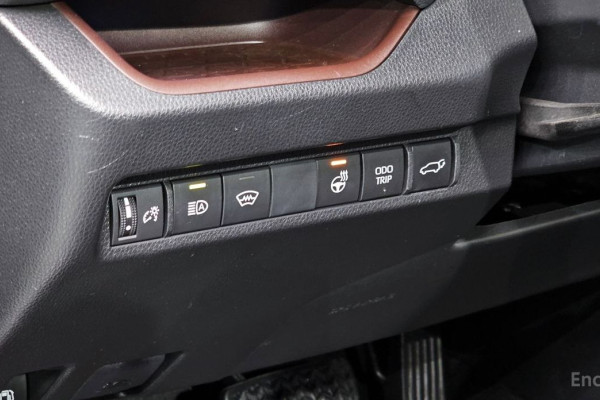 2023 Toyota RAV4 с пробегом 12 945 км