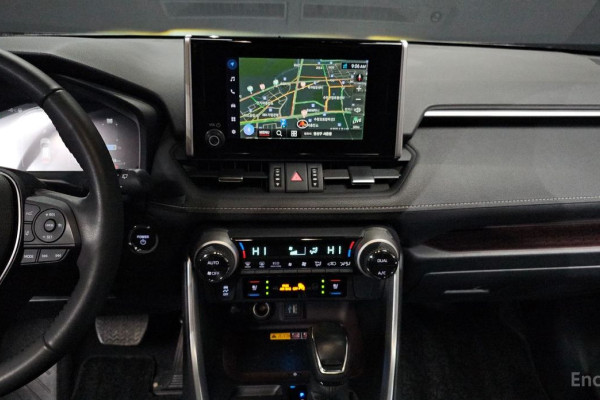 2024 Toyota RAV4 с пробегом 20 490 км