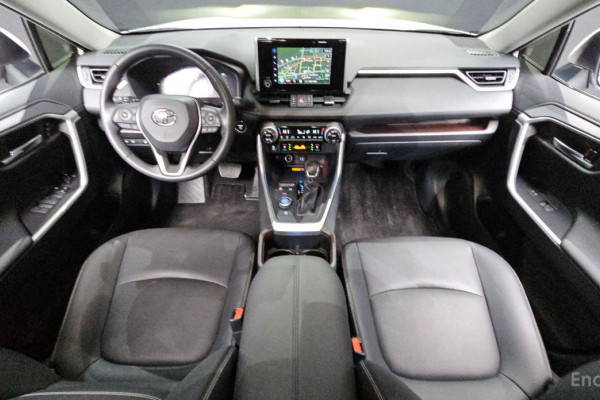 2024 Toyota RAV4 с пробегом 20 490 км