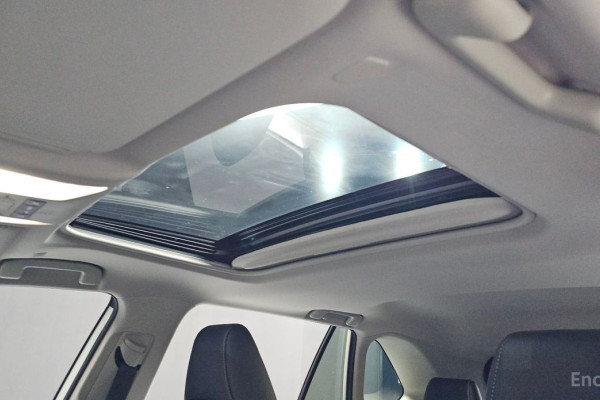 2024 Toyota RAV4 с пробегом 20 490 км