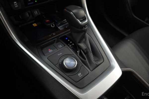 2023 Toyota RAV4 с пробегом 18 183 км