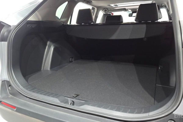 2023 Toyota RAV4 с пробегом 18 183 км