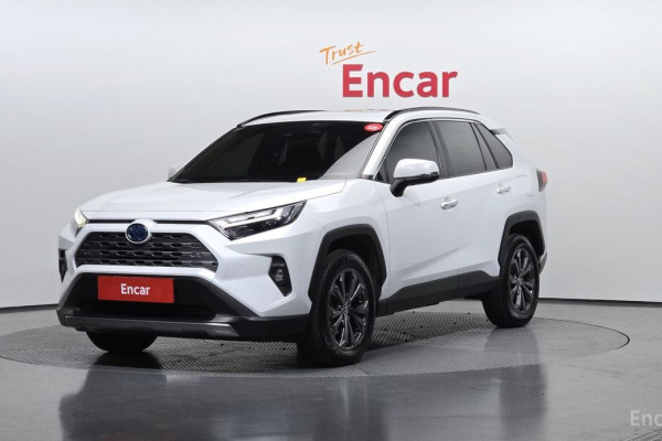 2023 Toyota RAV4 с пробегом 47 178 км