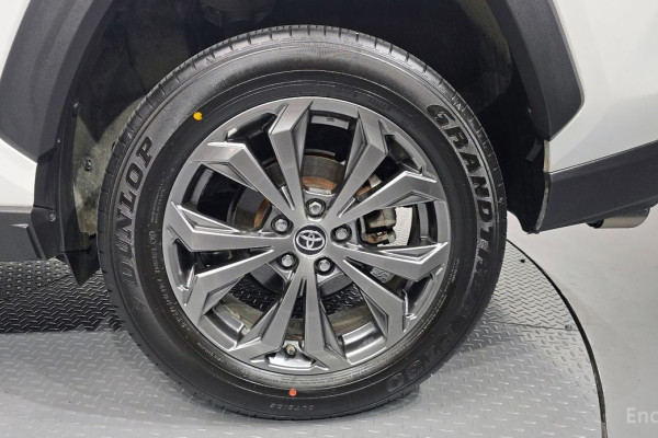 2023 Toyota RAV4 с пробегом 47 178 км