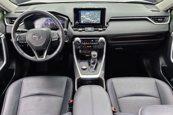 2023 Toyota RAV4 с пробегом 47 178 км