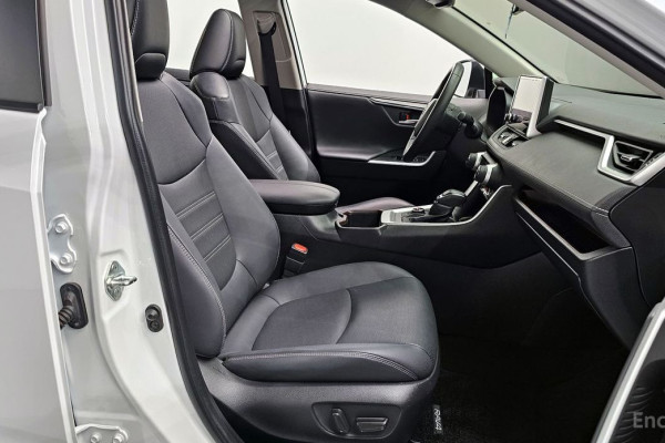 2023 Toyota RAV4 с пробегом 47 178 км