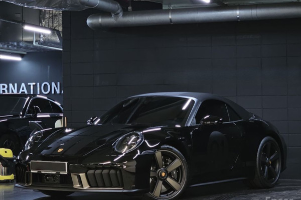 2025 Porsche 911 с пробегом 50 км