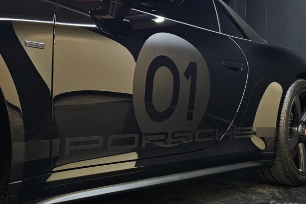 2025 Porsche 911 с пробегом 50 км