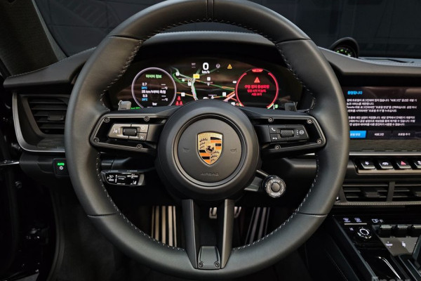 2025 Porsche 911 с пробегом 50 км