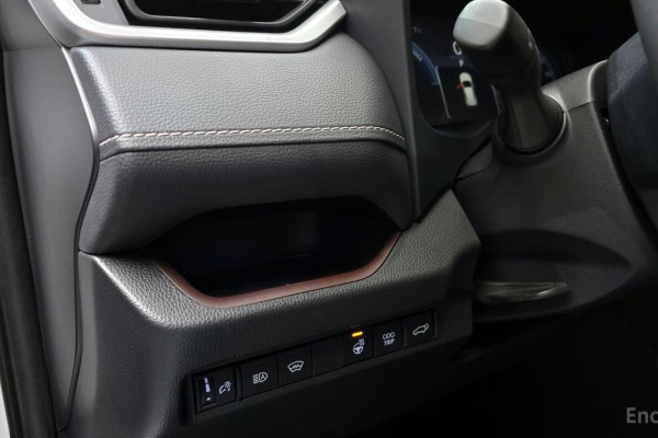 2023 Toyota RAV4 с пробегом 3 863 км