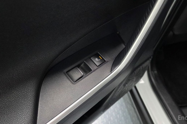 2024 Toyota RAV4 с пробегом 25 726 км