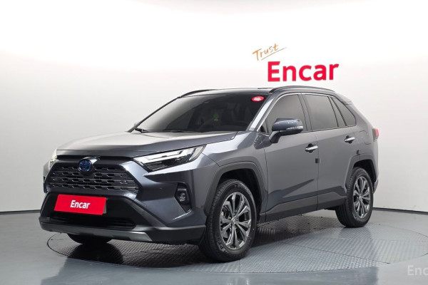 2024 Toyota RAV4 с пробегом 15 203 км