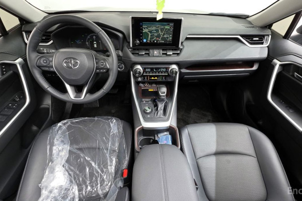 2024 Toyota RAV4 с пробегом 15 203 км