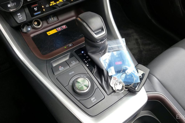 2024 Toyota RAV4 с пробегом 15 203 км