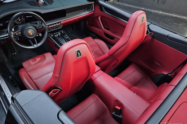 2020 Porsche 911 с пробегом 34 600 км