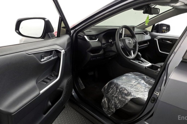 2024 Toyota RAV4 с пробегом 15 203 км