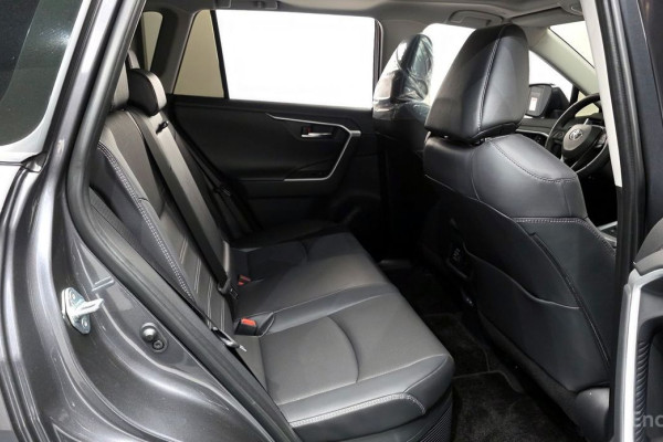 2024 Toyota RAV4 с пробегом 15 203 км