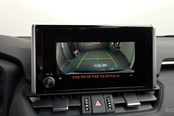 2024 Toyota RAV4 с пробегом 15 203 км