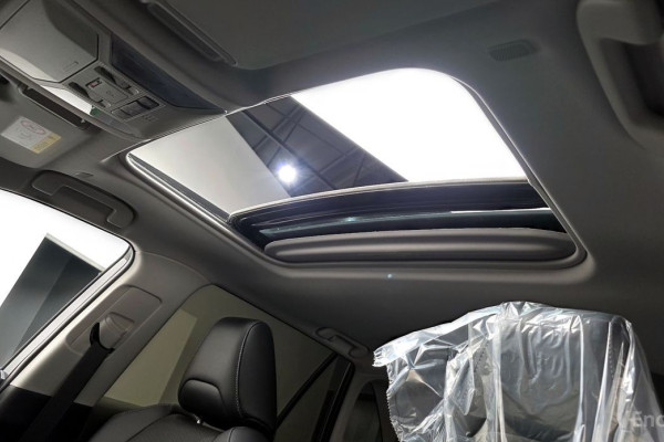 2024 Toyota RAV4 с пробегом 15 203 км