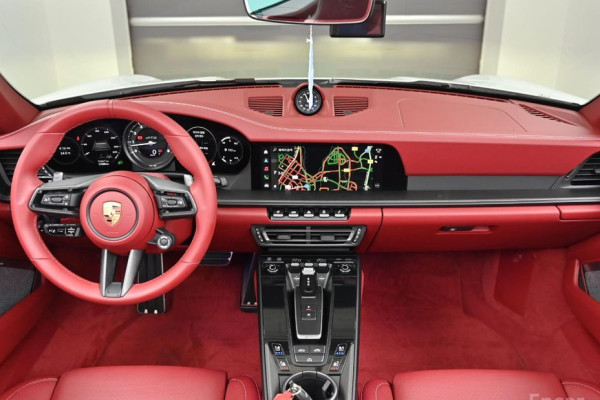 2024 Porsche 911 с пробегом 17 250 км