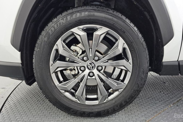 2024 Toyota RAV4 с пробегом 17 431 км