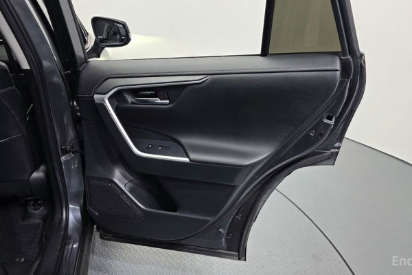 2022 Toyota RAV4 с пробегом 80 053 км