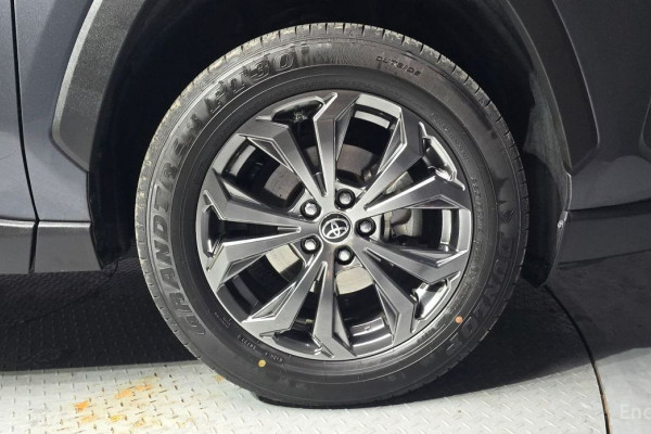 2023 Toyota RAV4 с пробегом 32 231 км