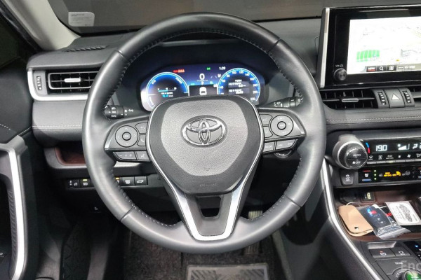 2023 Toyota RAV4 с пробегом 32 231 км