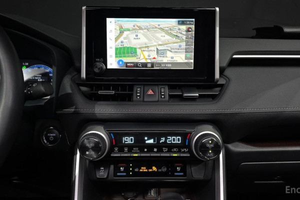 2023 Toyota RAV4 с пробегом 32 231 км