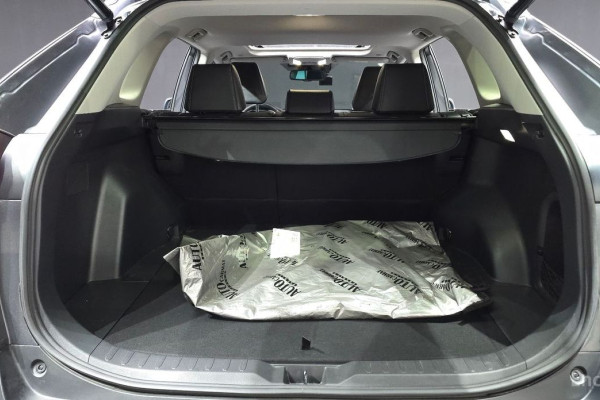 2023 Toyota RAV4 с пробегом 32 231 км