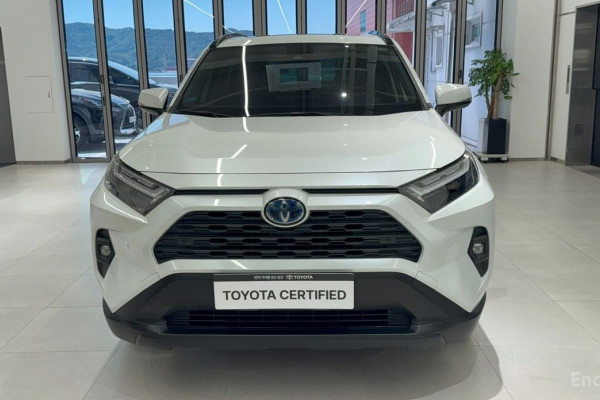 2023 Toyota RAV4 с пробегом 27 187 км