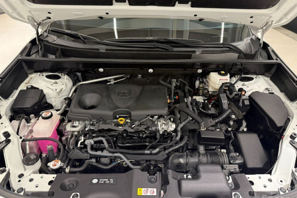 2023 Toyota RAV4 с пробегом 27 187 км