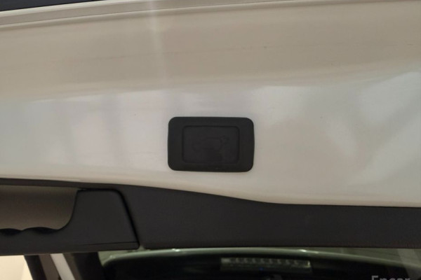 2023 Toyota RAV4 с пробегом 27 187 км