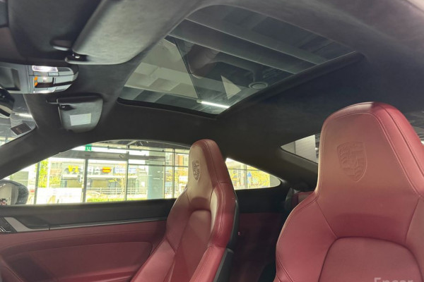 2020 Porsche 911 с пробегом 51 000 км