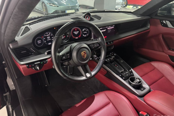 2020 Porsche 911 с пробегом 51 000 км