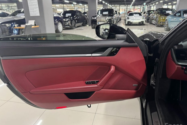 2020 Porsche 911 с пробегом 51 000 км