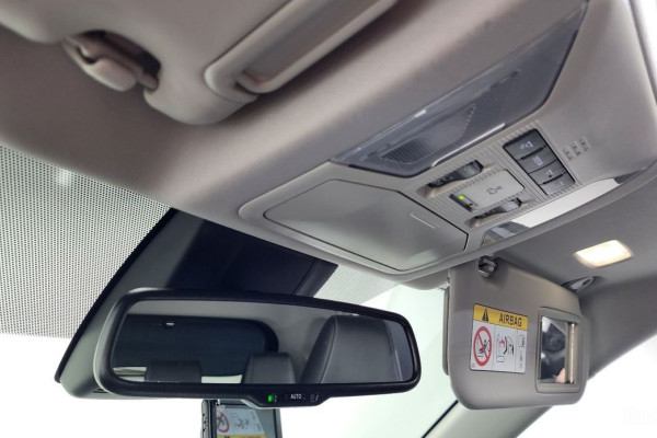 2024 Toyota RAV4 с пробегом 49 601 км