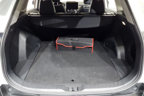 2024 Toyota RAV4 с пробегом 49 601 км