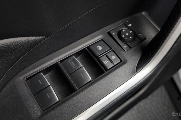 2024 Toyota RAV4 с пробегом 49 601 км