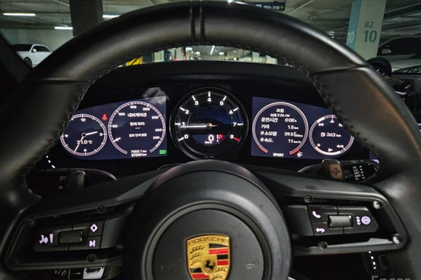 2021 Porsche 911 с пробегом 37 000 км